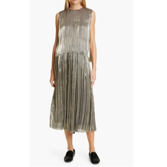 Vince Iridescent Plissé Culottes Size Small - Picture 8 of 11